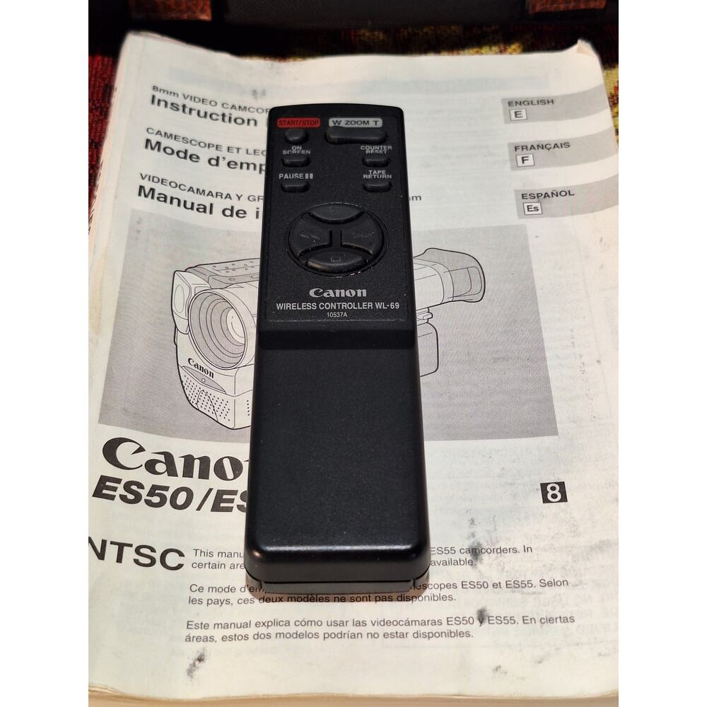Canon ES55 8mm Camcorder Bundle Tested Remote Bag Tapes Manuals AV Cable - Picture 7 of 10